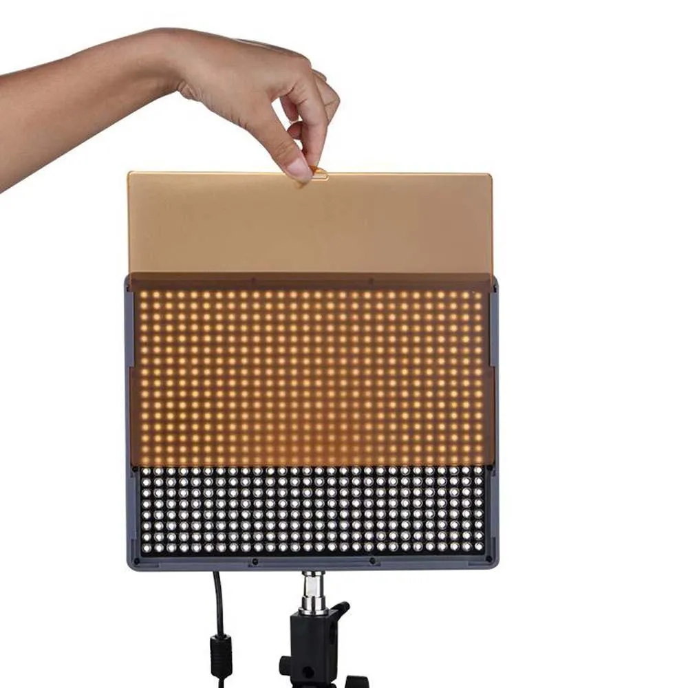 Aputure Amaran HR672C (Colour Temp Adjustable) CRI 95  Portable LED Video Light with Remote Control
