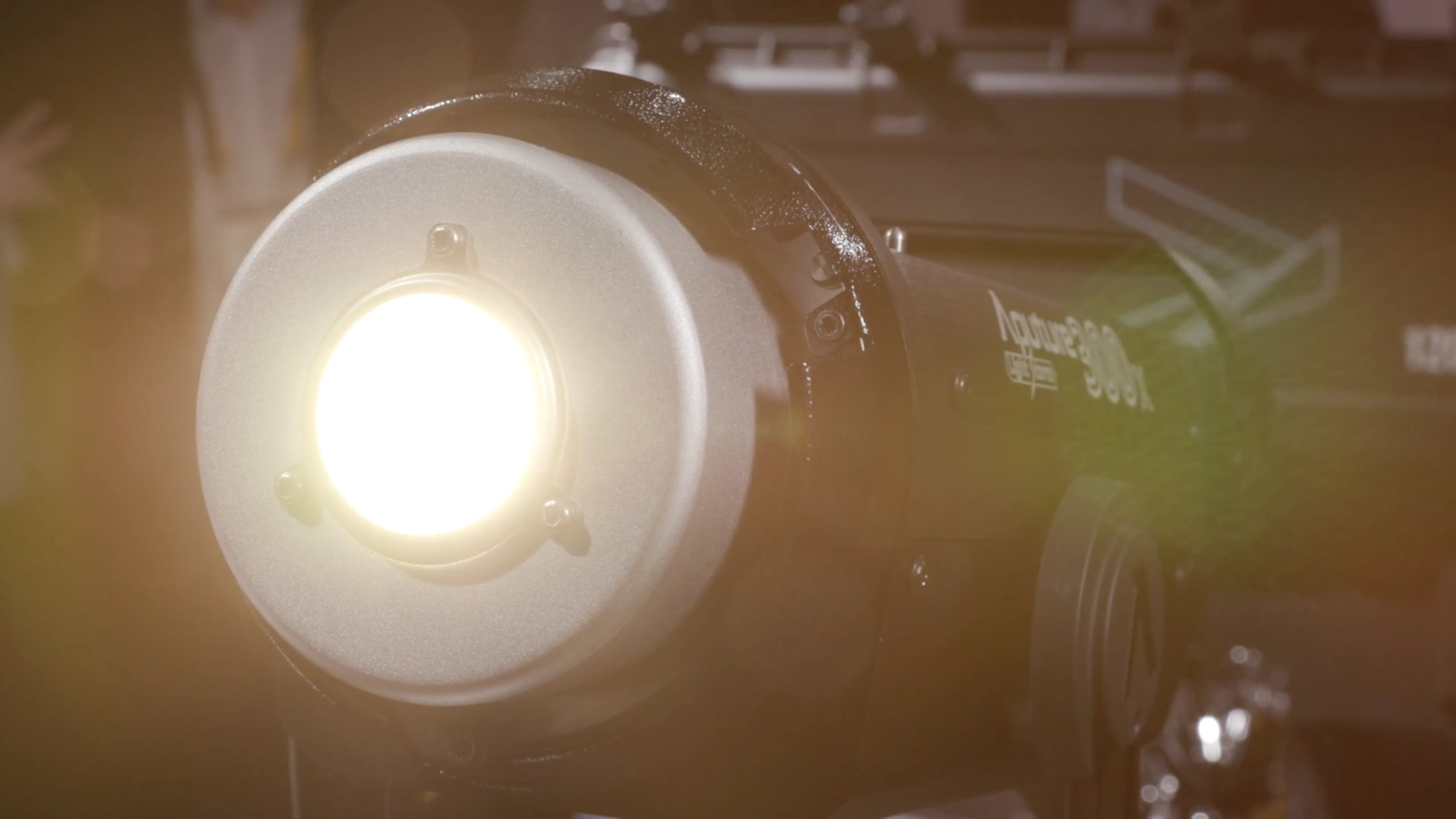 Aputure Light Storm 300X (C300X) Bi-Colour 2700k - 6700k LED Video Studio Light (V-Mount Kit)