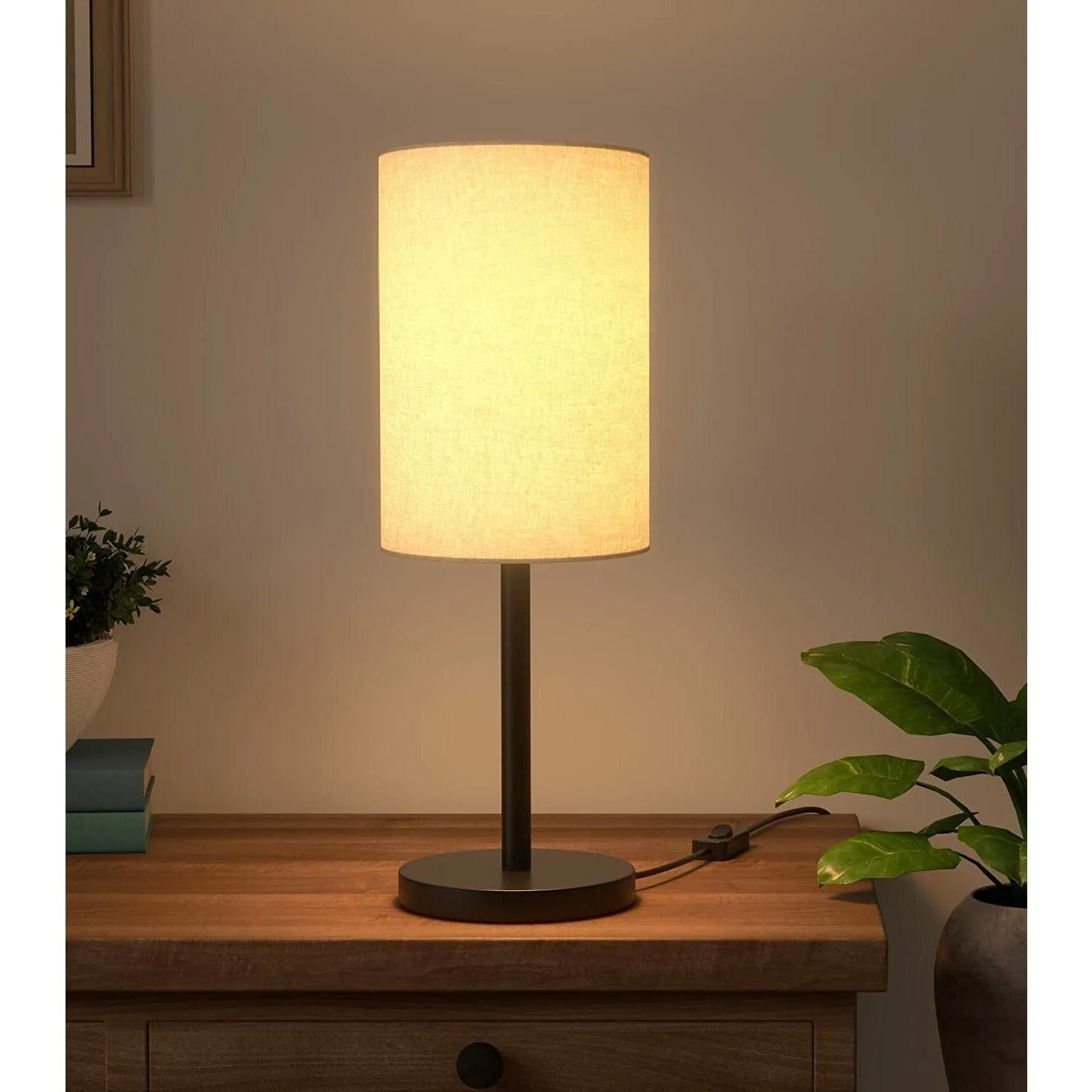 Black Sleek Table Lamp Cylindrical Shade
