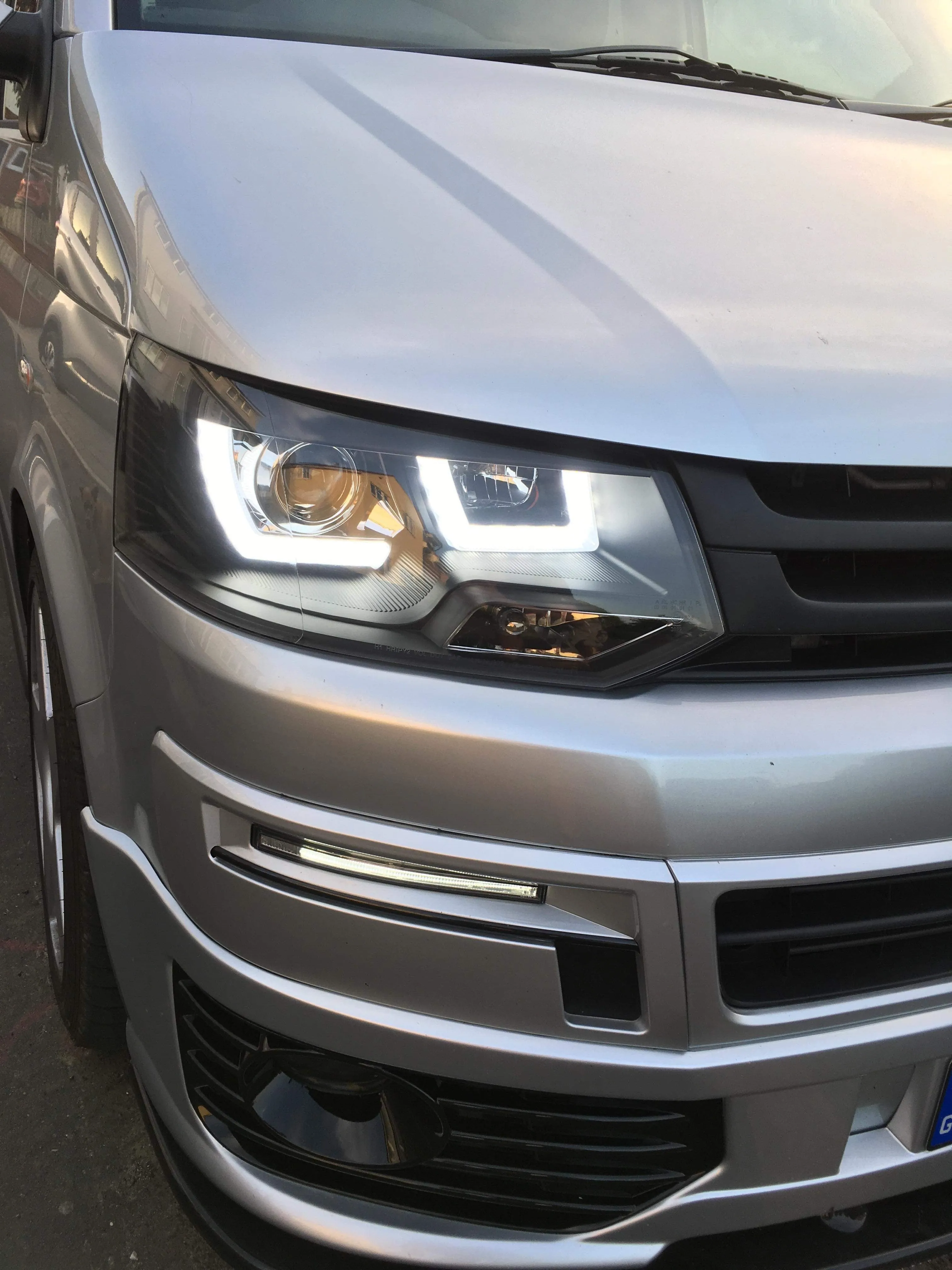 T5.1 DRL Light Bar Headlights 2010 - 2015 (With full LED bulbs dipped & main beam H1)