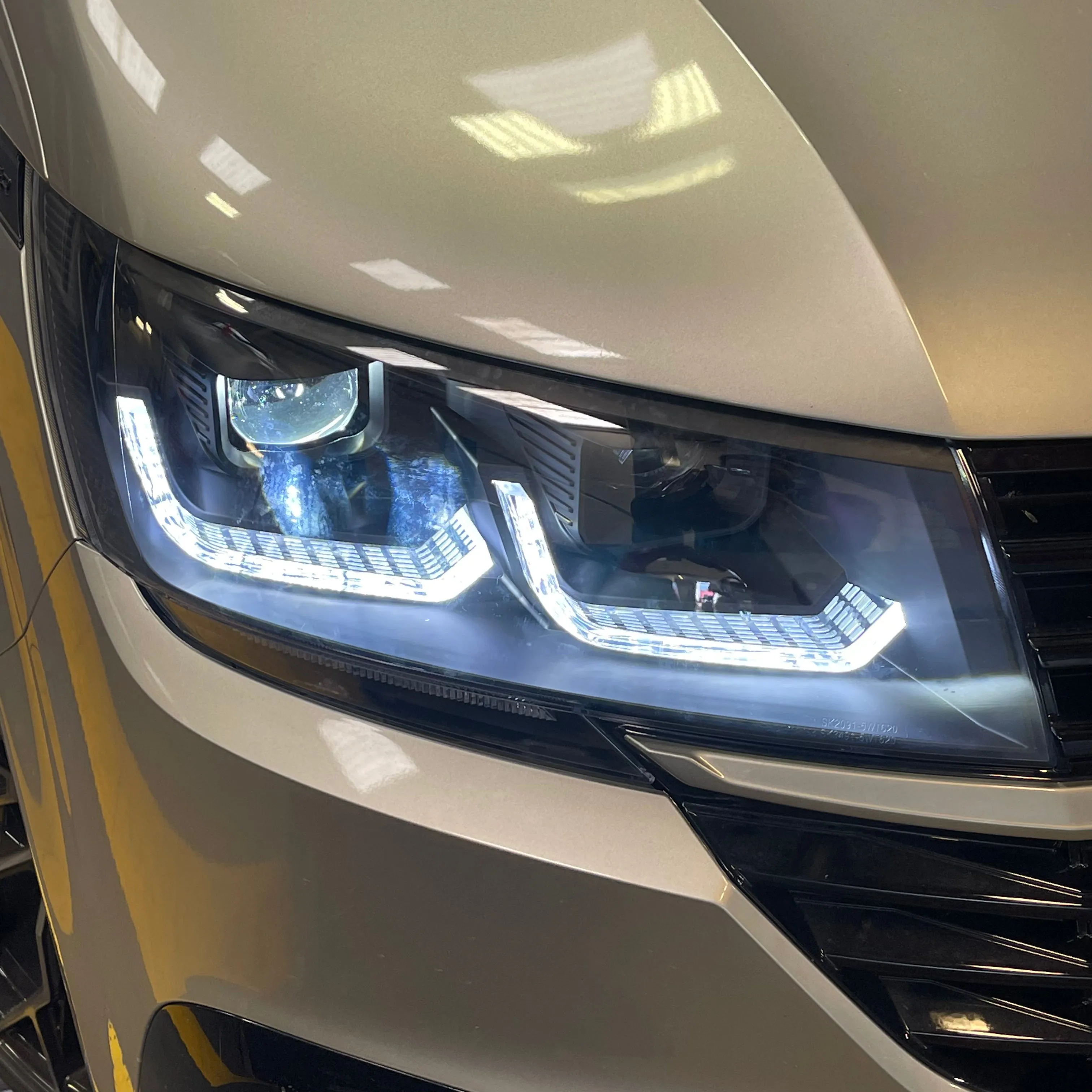 T6.1 LED DRL Headlights Black Edition With LED 6000k Dipped / Full Beam Bulbs
