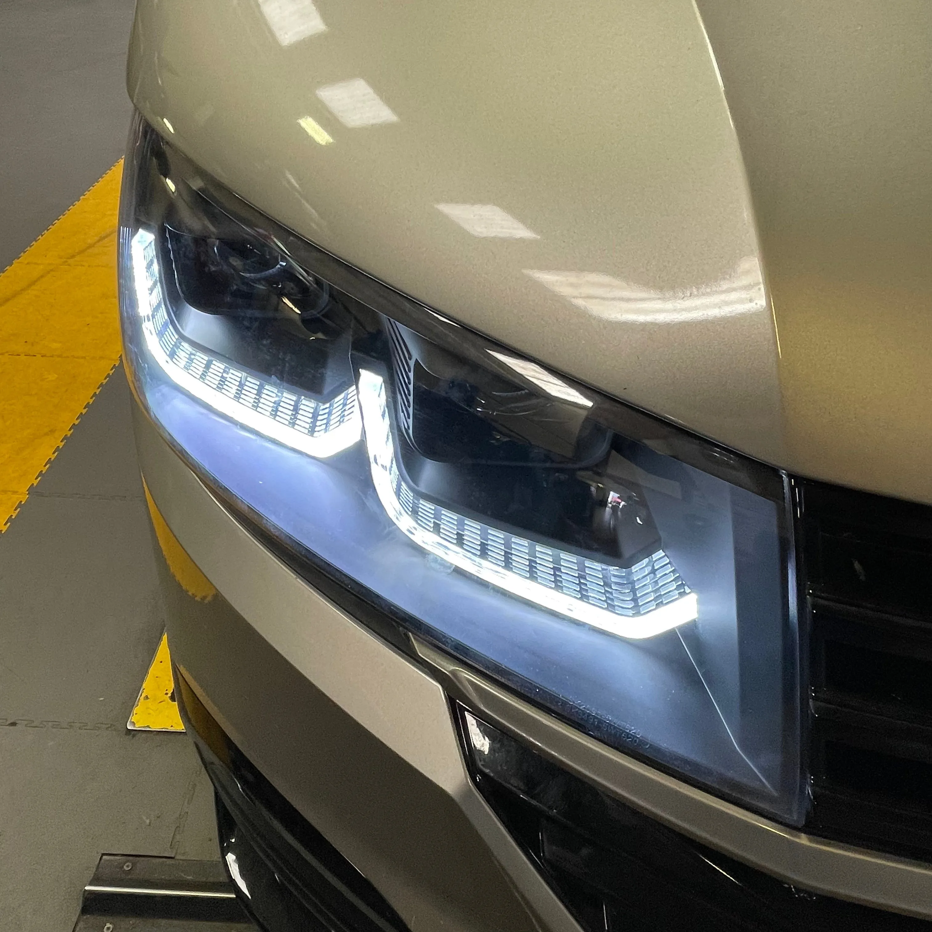 T6.1 LED DRL Headlights Black Edition With LED 6000k Dipped / Full Beam Bulbs
