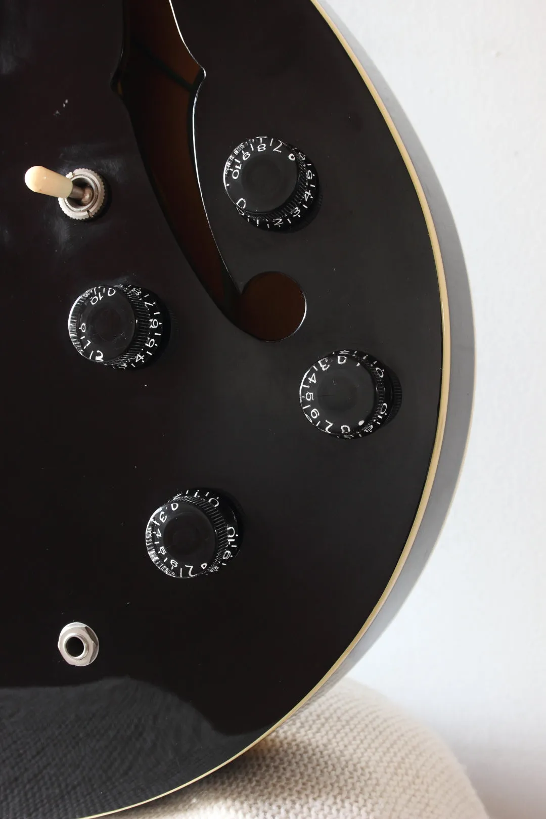 Yamaha SA900 Super Axe Semi-Hollow Black 1986
